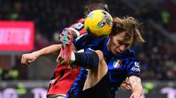 Laga kedua tim kota Milan, Italia, berlangsung ketat dan sengit. (PIERO CRUCIATTI/AFP)