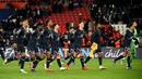 Skor 4-1 bertahan hingga laga usai. PSG yang sebelum laga telah memastikan lolos dari Grup A akhirnya menutup fase grup dengan 11 poin sebagai runner-up, hanya berselisih 1 poin dengan Manchester City sebagai juara grup. (AFP/Anne-Christine Poujoulat)