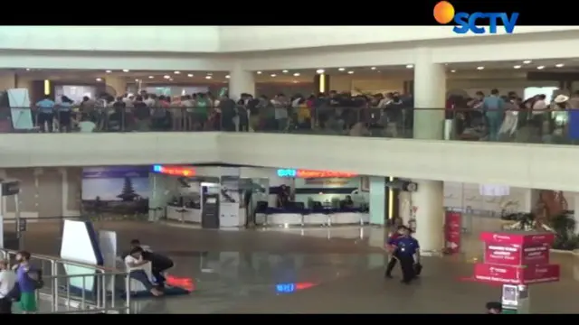 Erupsi Gunung Agung, Ribuan Wisatawan Tertahan di Bandara Ngurah Rai