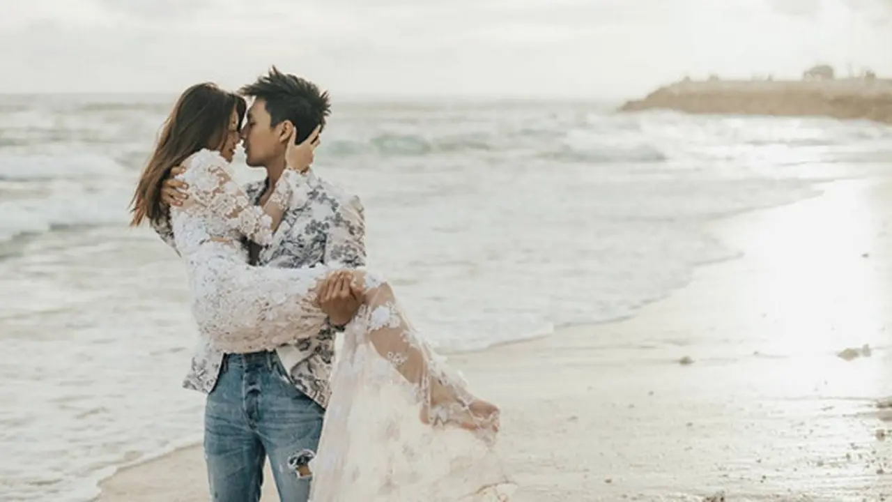 [Bintang] Fendy Chow dan Stella Cornelia