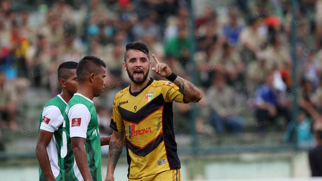 Marlon Da Silva De Moura, Mitra Kukar