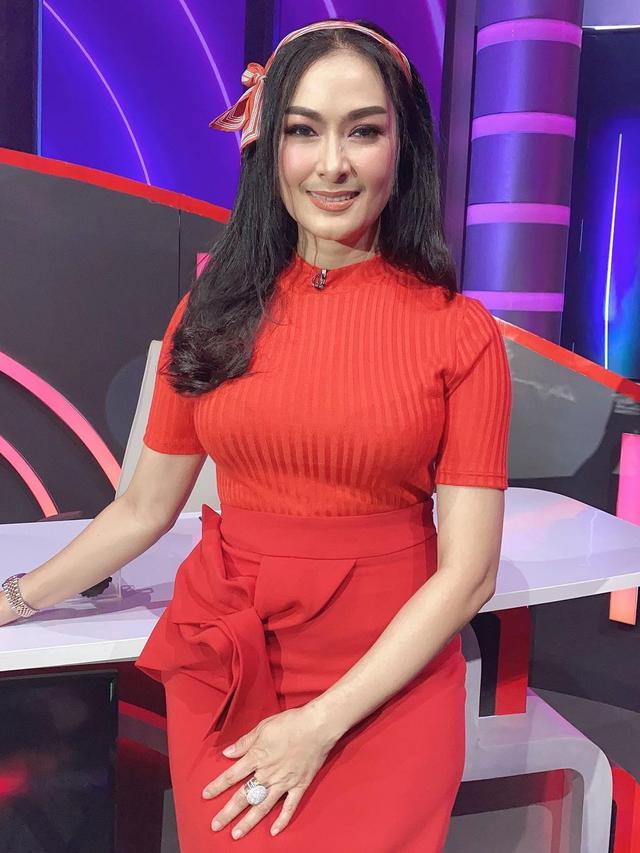 Iis Dahlia. (Foto: Instagram @isdadahlia)