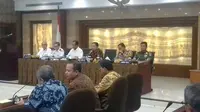 Menhub Budi Karya Sumadi menyosialisasikan Permenhub soal transportasi online. (Liputan6.com/Pramita Tristiawati)