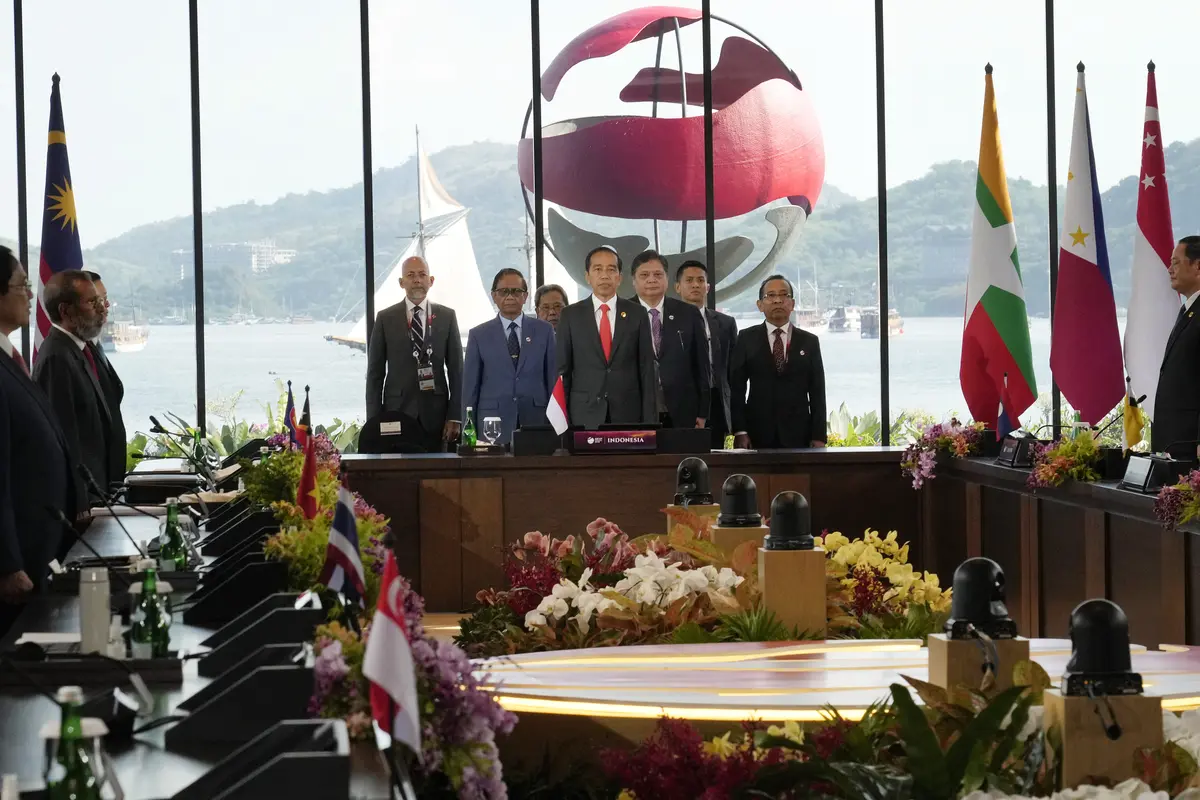Jokowi Resmi Buka KTT ke-42 ASEAN 2023 di Labuan Bajo