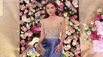 Perempuan kelahiran Tangerang ini dikenal memiliki penampilan yang menawan. Prilly Latuconsina pandai mix and match busana. Terlebih, penampilannya tampak makin menawan dan anggun saat pergi kondangan.(Liputan6.com/IG/@prillylatuconsina96)