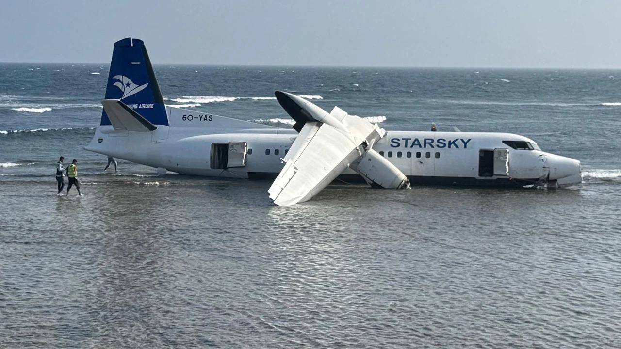 FOTO: Kepiawaian Pilot Selamatkan 55 Penumpang dalam Insiden Pendaratan Darurat di Somalia