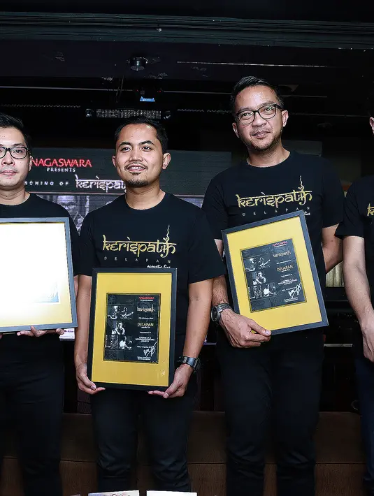 Album yang berjudul 'Delapan' ini berisikan 15 buah lagu yang digarap dalam format akustik dan direkam secara ‘live’. (Wimbarsana/Bintang.com)