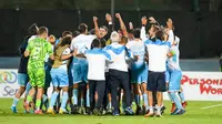 Timnas San Marino dan seluruh tim merayakan kemenangan 3-1 yang bersejarah di UEFA Nations League atas tuan rumah&nbsp;Liechtenstein, Selasa dini hari WIB (19/11/2024). (Bola.com/UEFA)
