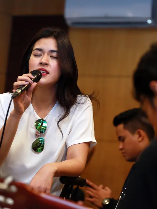 Konser Raisa bertajuk ‘Jatuh Hati’ akan dihelat di studio Emtek City pada tanggal 5 November 2015. Raisa menjanjikan jika penonton akan merasa terhibur atas penampilannya nanti di konser bertajuk ‘Jatuh Hati’. (Deki Prayoga/Bintang.com)