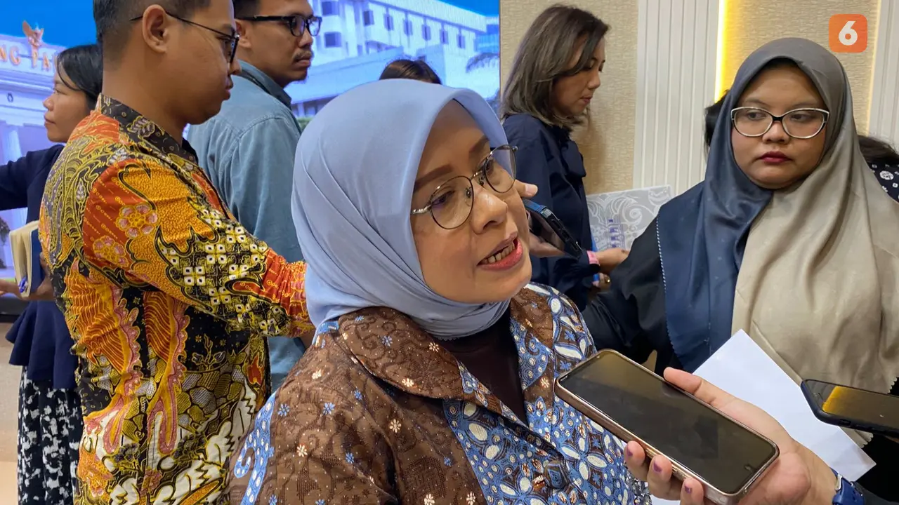 Pelaksana Tugas Direktur Perlindungan WNI Kemlu RI Heni Hamidah pada Rabu (8/4/2026) di Jakarta, mengatakan bahwa pemerintah Indonesia terus melakukan pemantauan secara intensif terhadap WNI di Timur Tengah. (Dok. Liputan6.com/Teddy Tri Setio Berty)