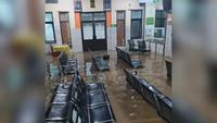 Luapan Sungai Ciranca mulai menggenangi kawasan Kampung Cangehgar, Palabuhanratu, sekitar pukul 16.30 WIB.