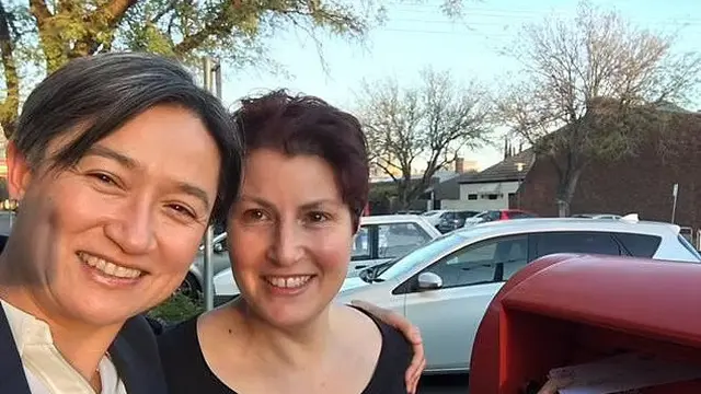 Menteri Luar Negeri Australia Penny Wong dan pasangannya, Sophie Allouache. (Facebook/Senator Penny Wong)