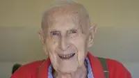 Kakek berusia 103 tahun ini memiliki keinginan untuk kehilangan keperjakaannya untuk pertama kalinya sebelum ia meninggal.
