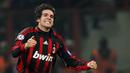 Kaka - Kaka menampilkan permainan terbaiknya bersama AC Milan pada tahun 2003-2009. Pemain asal Brasil ini menjadi penghancur barisan pertahanan Liverpool ketika bertemu di Final Liga Champions 2007. (AFP/Paco Serinelli)