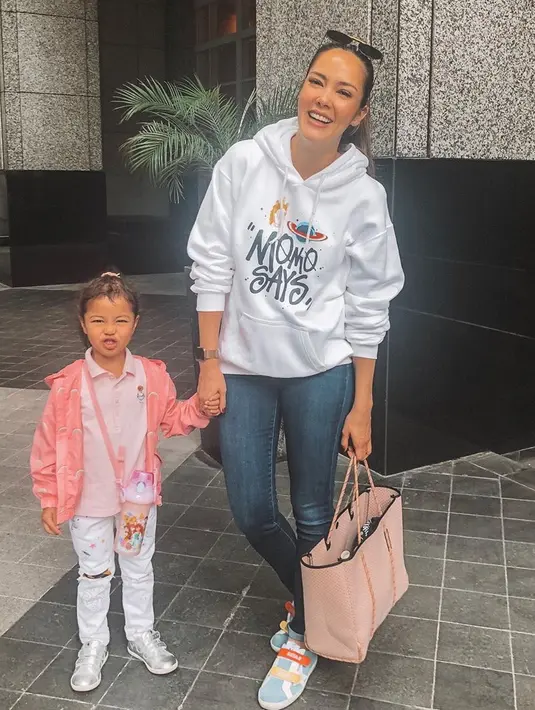 (Instagram/cathysharon)