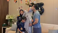 Poppy Bunga Rayakan Ulang Tahun ke-35, Dapat Kejutan dari Suami dan Anak