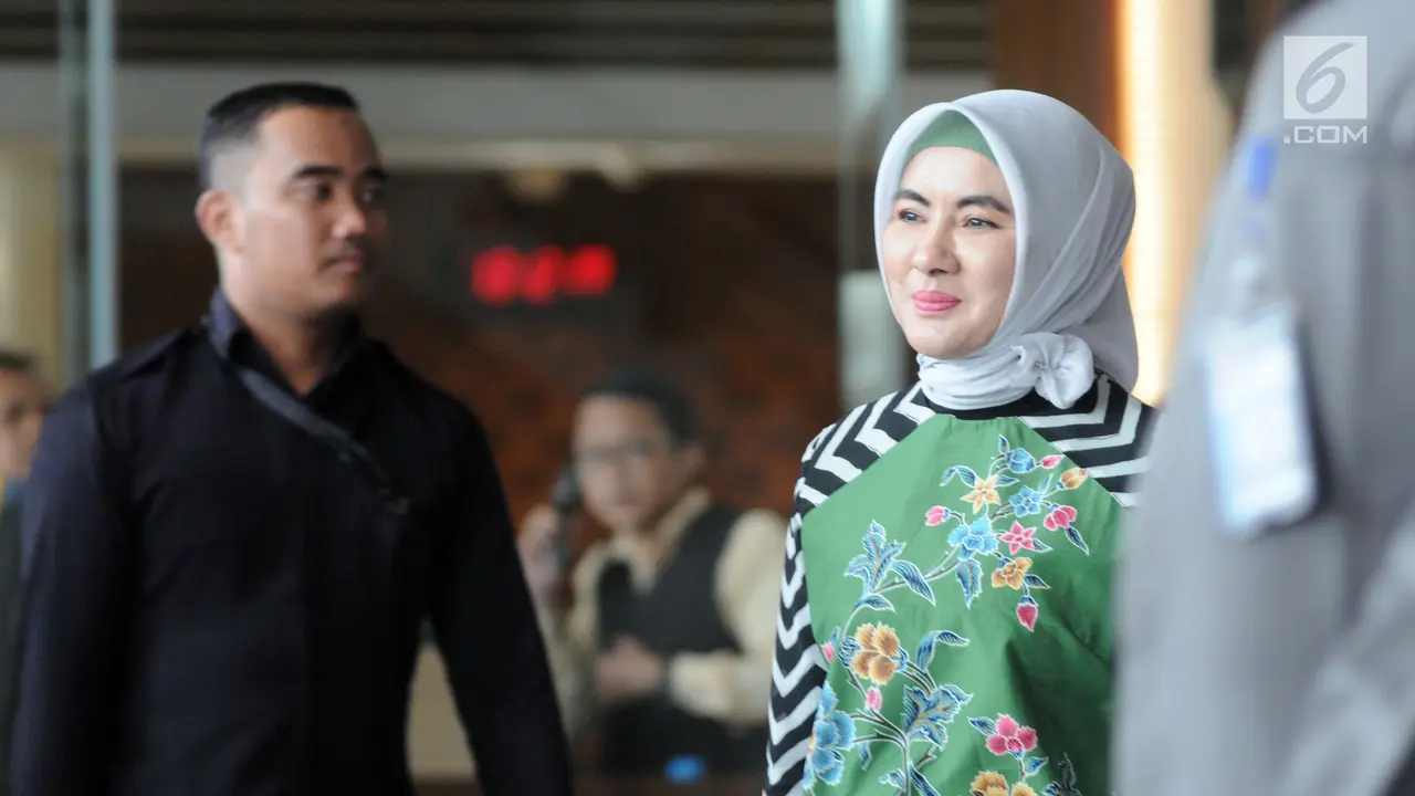 Ekspresi Dirut Pertamina Usai Diperiksa KPK