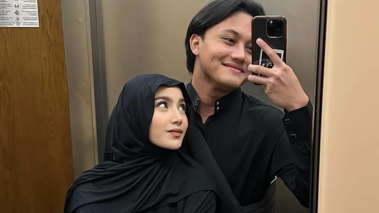 Mahalini Lepas Hijab