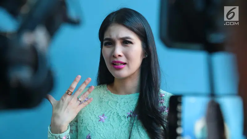 Artis Cantik Sandra Dewi Menikmati Momen Hamil Anak Pertamanya