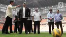 Menteri Pemuda dan Olahraga Republik Indonesia (Menpora RI) Dito Ariotedjo saat meninjau Jakarta International Stadium (JIS) di Tanjung Priok, Jakarta, Selasa (4/7/2023). (Liputan6.com/Herman Zakharia)