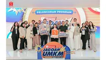 (Tengah): Head of Corporate Affairs Shopee Indonesia, Satrya Pinandita, Founder &amp; CMO BLP Beauty, Lizzie Parra, dan Senior Director of Brand Marketing Shopee Indonesia, Jerry Gunawan meresmikan program kompetisi UMKM perdana dari Shopee bersama 20 besar finalis Jagoan UMKM.