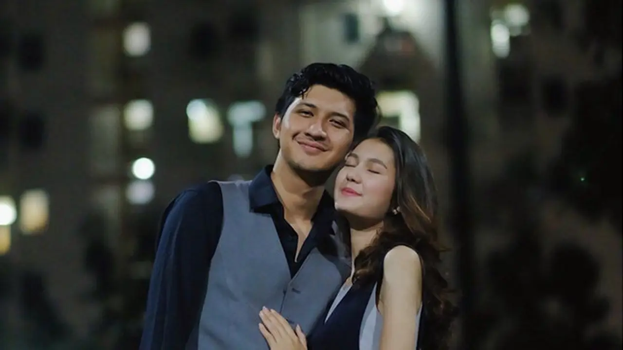 Putus Setelah 2,5 Tahun Pacaran, Ini 6 Potret Kenangan Aditya Zoni dan Zoe Abbas