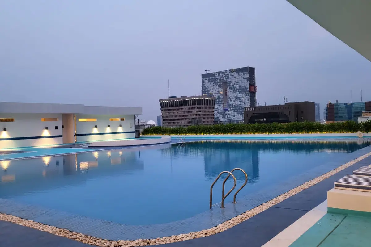 Rekomendasi kolam renang dengan pemandangan langit Jakarta