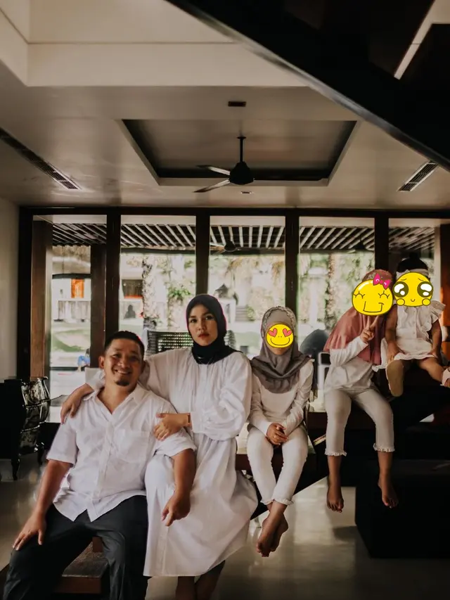 Meninggal Dunia, Ini 6 Potret Kenangan Ratu Annisa dan Mendiang Suami