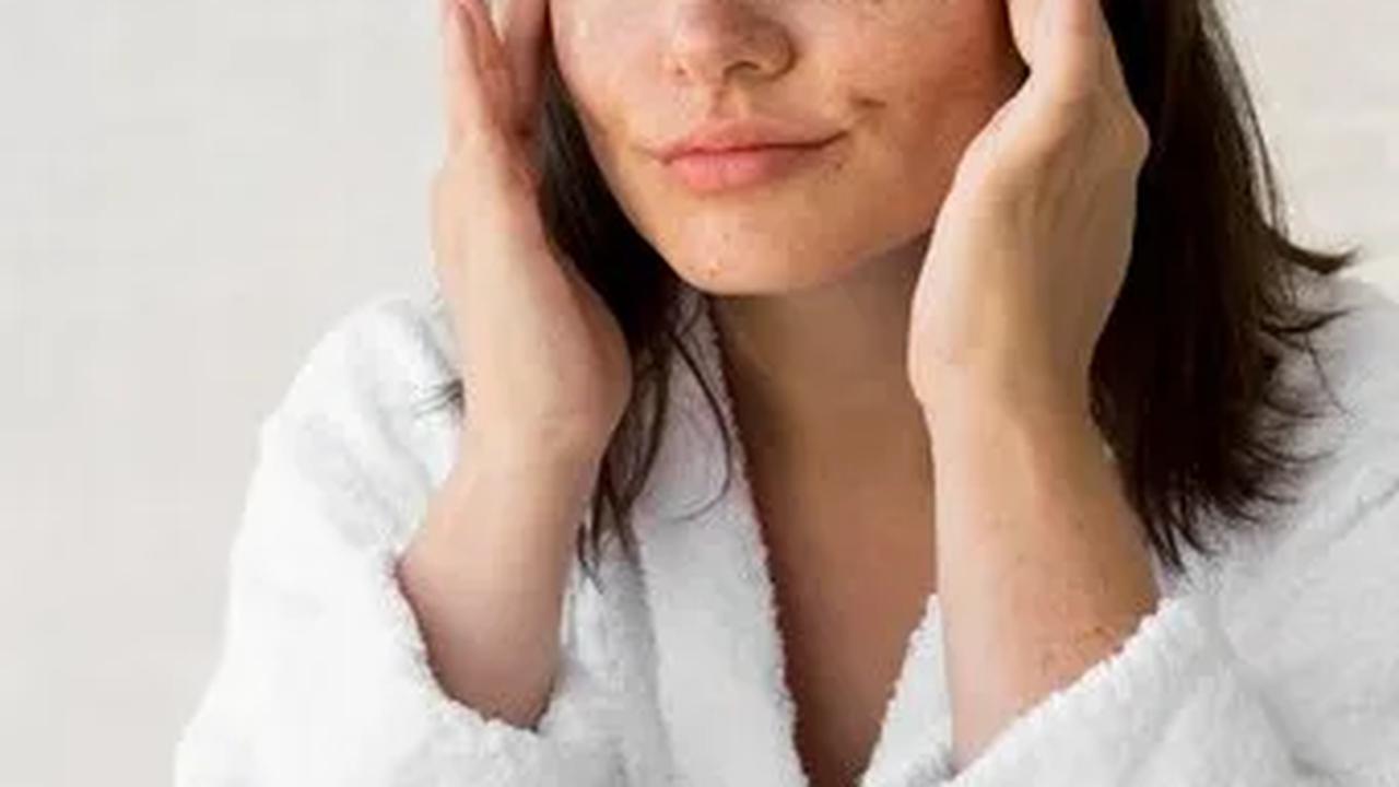 Cara Menggunakan Sandwich Makeup Method<br>