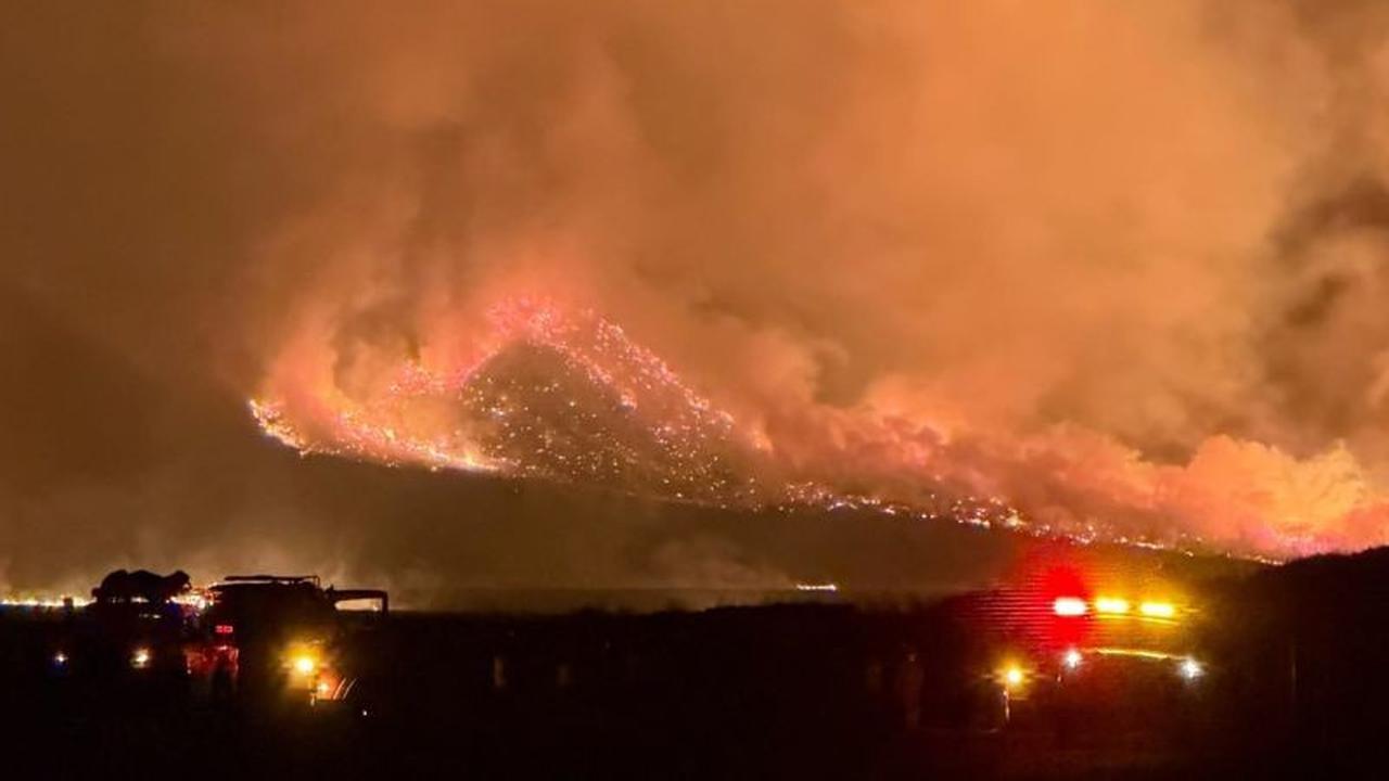 Kebakaran Hutan Meluas, Gunung Bromo Ditutup Tanpa Batas Waktu untuk Wisatawan
