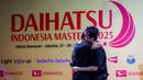 <p>Pebulu tangkis ganda putra Indonesia, Mohammad Ahsan (kiri) berpelukan dengan Hendra Setiawan dalam acara 'Moment of Honor The Daddies' sebelum laga final Indonesia Masters 2025 di Istora Senayan, Jakarta, Minggu (26/01/2025). (Bola.com/Bagaskara Lazuardi)</p>