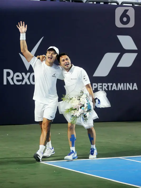 Lagi-lagi Tenis yang digagas Rans Entertainment di Tennis Indoor Senayan, Jakarta, Jumat (23/6) berlangsung meriah. (Fimela.com/Bambang E Ros)