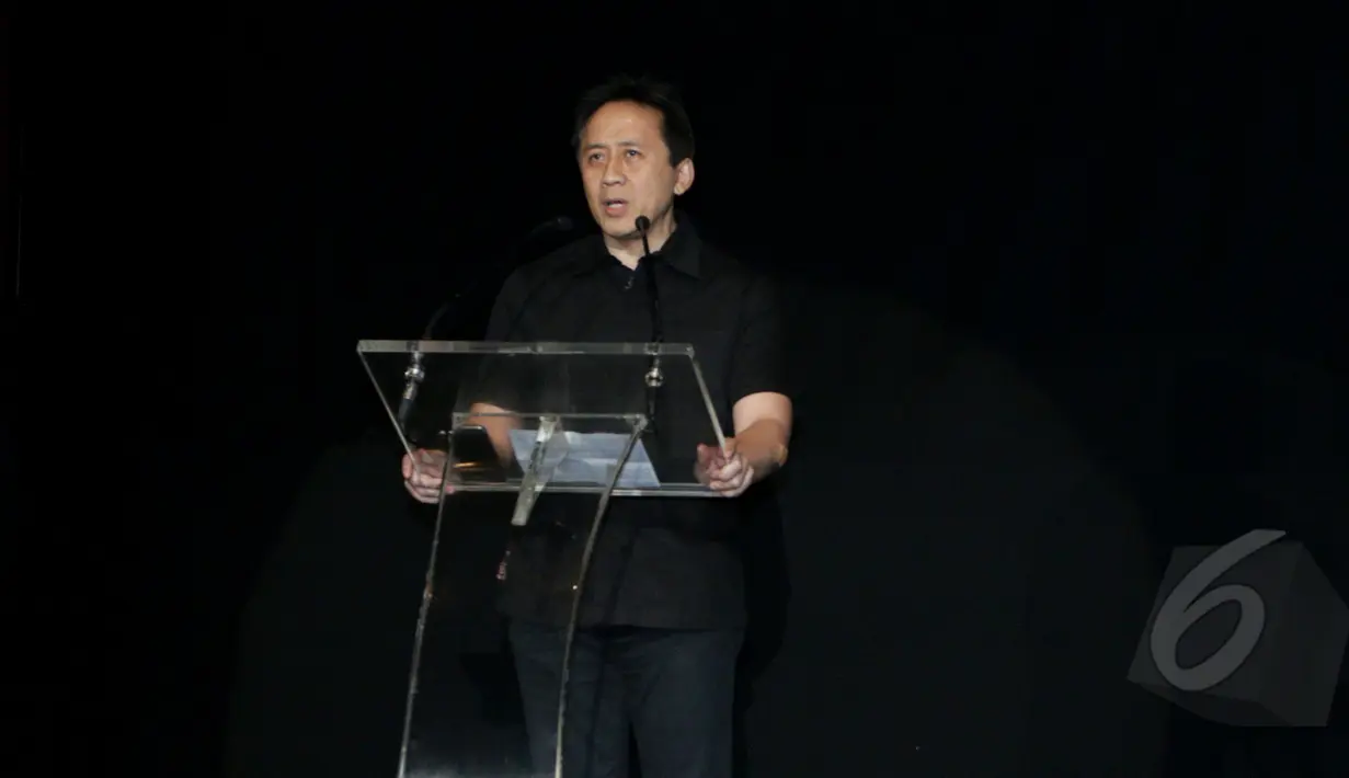 Kepala Badan Ekonomi Kreatif Triawan Munaf memberikan sambutan pada acara penutupan  XXI Short Film Festival 2015 di Epicentrum XXI, Kuningan, Jakarta, Minggu (22/3/2015).(Liputan6.com/Yoppy Renato)