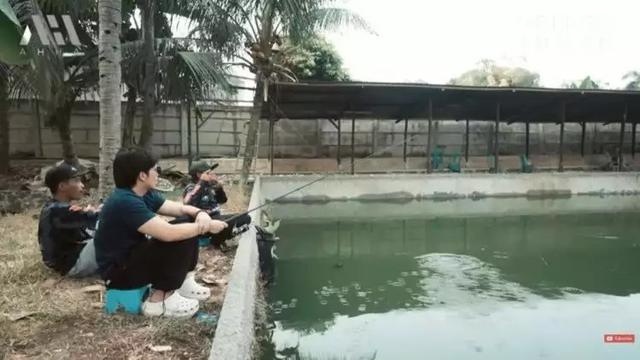 Potret Rumah Komedian Adul yang Minimalis dan Asri, Dekat dengan Kolam Pemancingan Ikan Seluas 1 Hektar