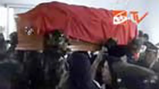 Jenazah Brigjen Purnawirawan Herman Sarens Sudiro dimakamkan di tempat pemakaman keluarga Tanjungsyukur, Desa Sukamukti, Banjar, Jabar, tadi sore. 