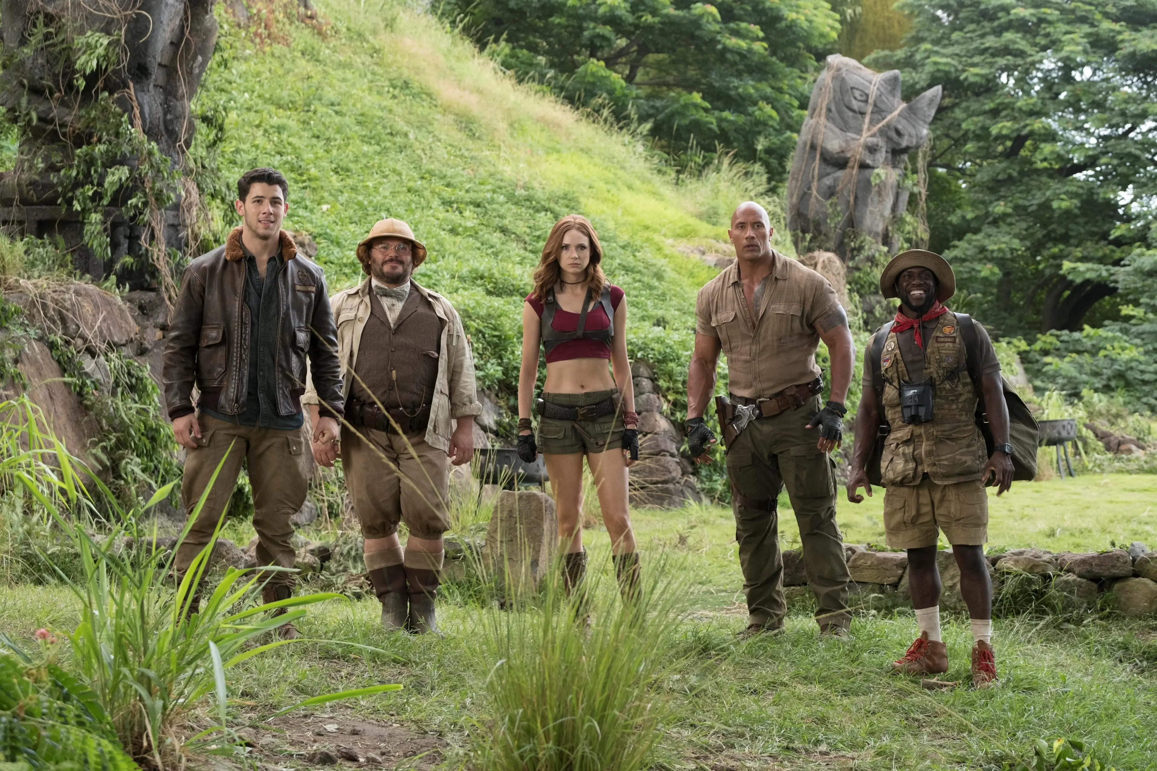 Dalam film Jumanji: Welcome to the Jungle, keempat pemain film Jumanji berusaha untuk keluar dari hutan agar bisa kembali ke dunia nyata. (scifinowcouk)