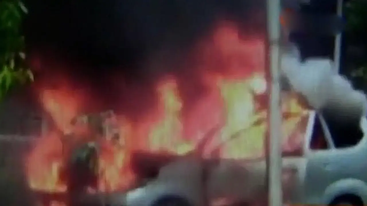Mobil Terbakar 