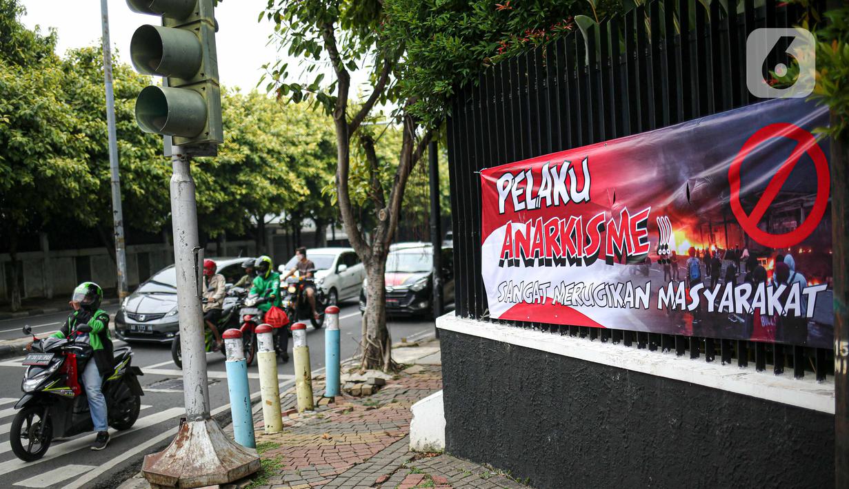 Foto Spanduk Imbauan Tolak Anarkisme Bermunculan Di Jakarta News Liputan6 Com