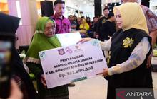 Pemprov Gorontalo Salurkan Bantuan Sosial Rp1,056 Miliar, Wujud Kepedulian di HUT ke-25