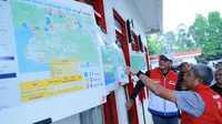 Direktur Logistik dan Infrastruktur Pertamina Erry Widiastono meninjau langsung kesiapan layanan BBM dan LPG di Jalur Pantai Selatan (Pansela) Jawa Barat, Rabu 28 Desember 2022.