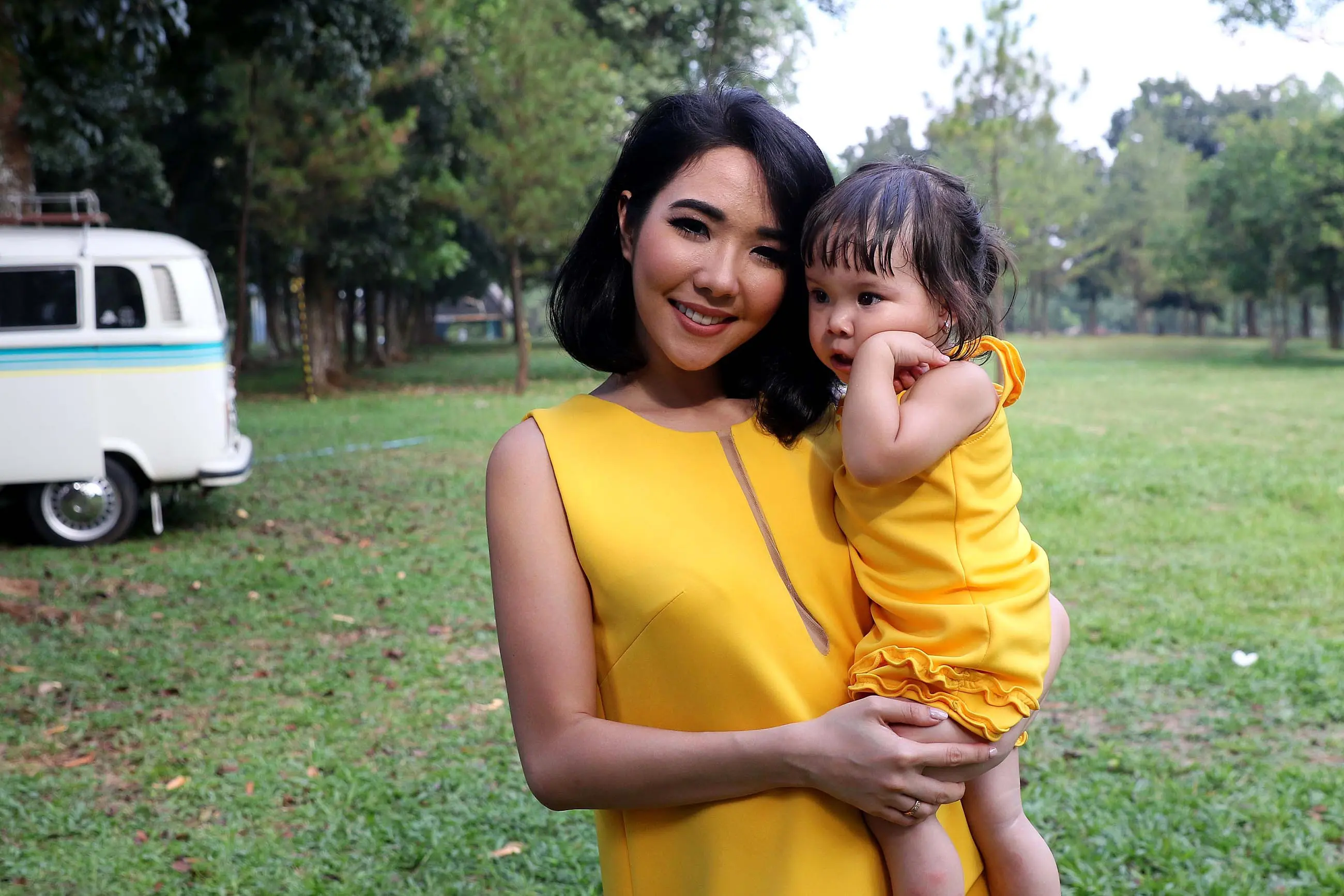 Sebagai orangtua yang terbilang baru, pasangan Gisela Anastasia dan Gading Marten pernah merasakan panik saat anaknya mendadak sakit. Ditambah lagi saat dirinya tidak di samping putrinya. (Galih W. Satria/Bintang.com)