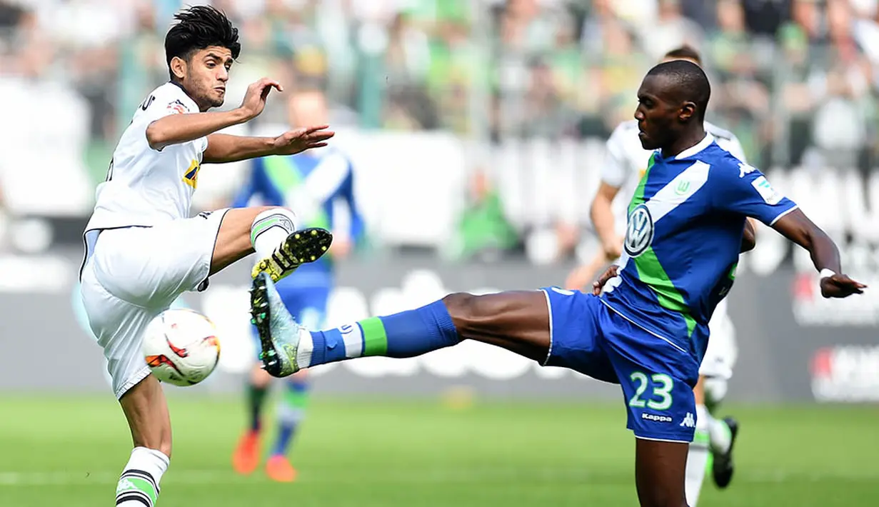 Meskipun baru berusia 20 tahun, Mahmoud Dahoud, musim ini sudah tampil sebanyak 19 kali di ajang Bundesliga. (AFP/Patrik Stollarz)