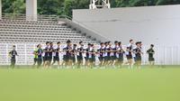 Timnas Indonesia melakukan sesi latihan di Stadion Madya, Gelora Bung Karno, Jakarta, Rabu (5/2/2025). (Bola.com/Abdul Aziz)