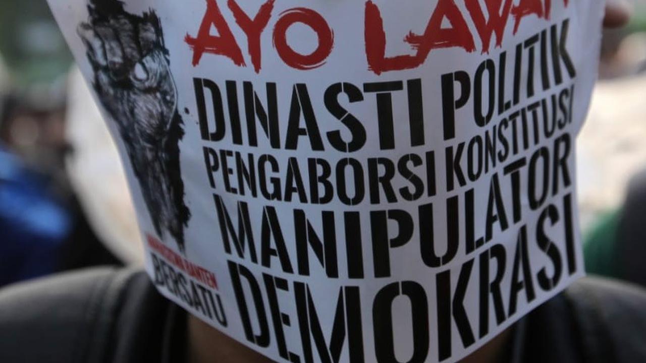 FOTO: Aliansi Mahasiswa Provinsi Banten Gelar Aksi Mimbar Rakyat untuk Selamatkan Demokrasi  dari Politik Dinasti