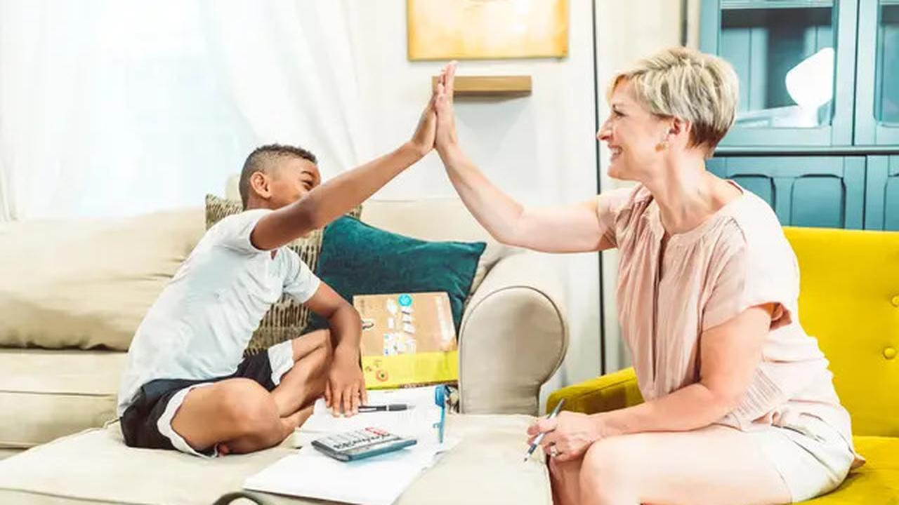 5 Cara Mengasuh Anak Remaja Agar Lebih Terbuka dan Tidak Menjaga Jarak