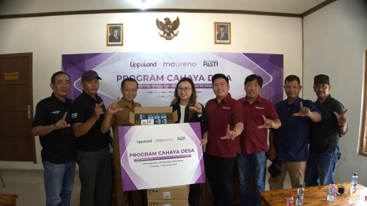 Program Cahaya Desa yang digelar Lippo Cikarang Cosmopolis telah menyalurkan 1.000 lampu LED ke 8 desa di sekitar Cikarang. (Dok Lippo)