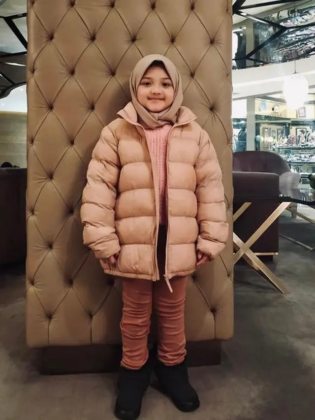 7 Gaya Arsy Hermansyah Liburan di Turki, Cantik dalam Balutan Hijab