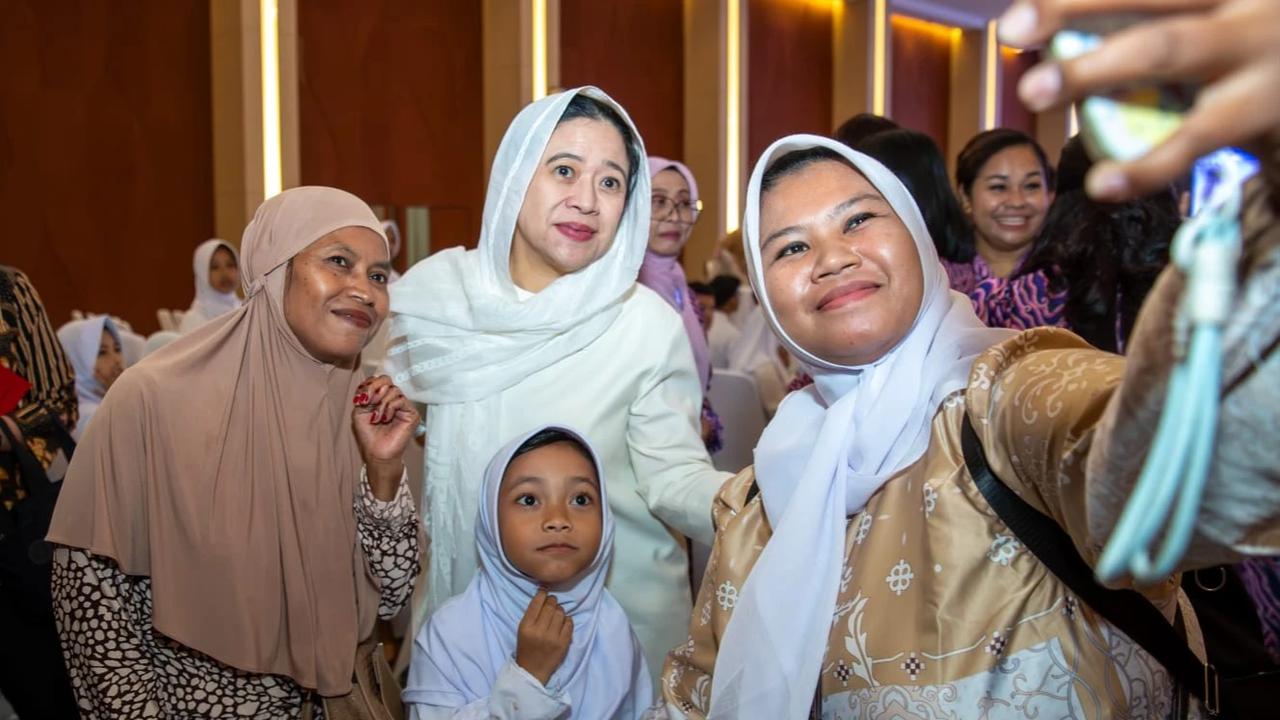 Puan Maharani saat hadir dalam acara Bakti Sosial yang digelar oleh Persaudaraan Istri Anggota (PIA) DPR RI