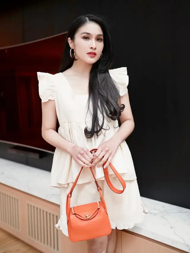 Sandra Dewi tetap cantik di usia 39 tahun (Instagram/sandradewi88)