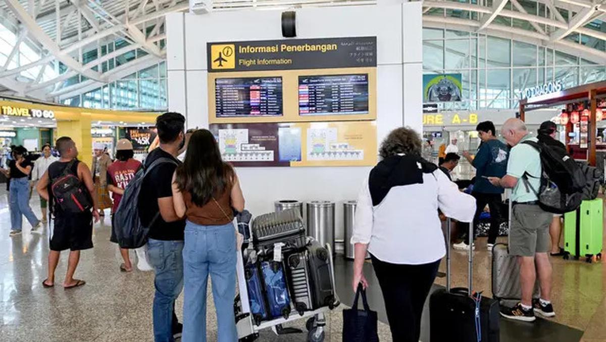 Gunung Lewotobi Laki-Laki Erupsi, Sejumlah Penerbangan di Bandara I Gusti Ngurah Rai Ditunda